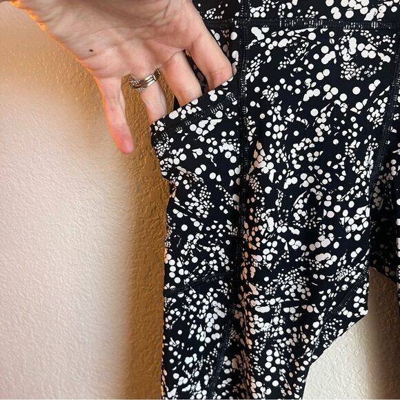 Lululemon Tight Stuff Tight I| *25"'
Chirasu Black - Picture 6 of 9